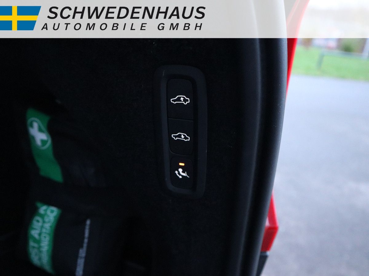 Volvo  D5  R-DESIGN LUFTFAHRWERK AHK LED