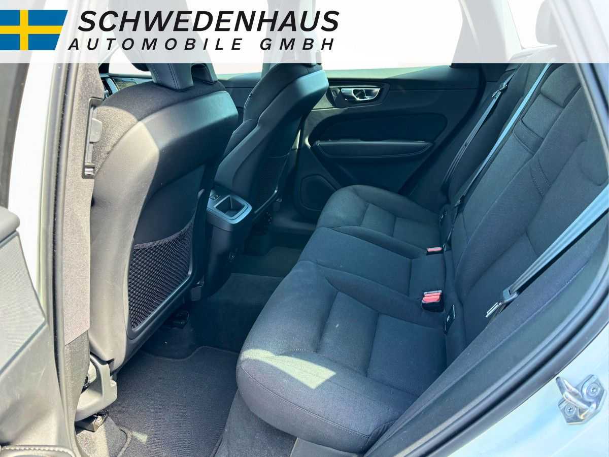 Volvo  B4 DIESEL MOMENTUM PRO AWD STANDHEIZUNG