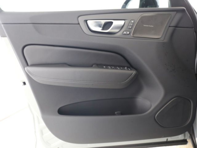 Volvo  B4 Plus Dark AWD Standh 360°