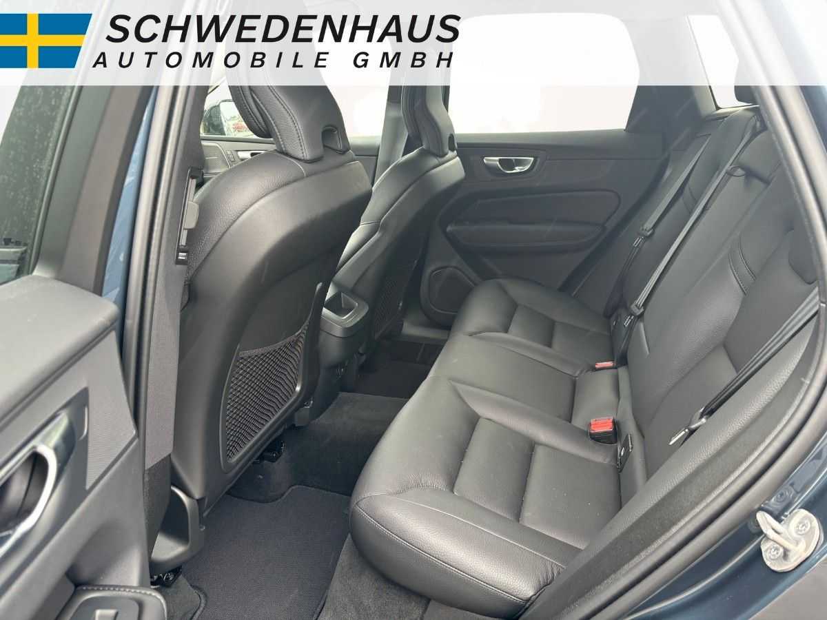 Volvo  B4 AWD PLUS DARK