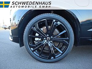Volvo  T6 AWD ULTIMATE BLACK EDITION B&W