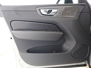 Volvo  B4 Plus Dark AWD Standh 360°