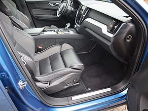 Volvo  Volvo XC60 D4 R Design FWD