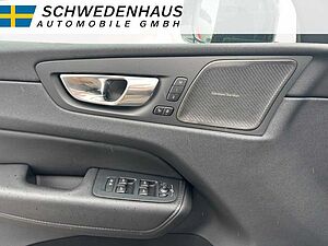 Volvo  B4 AWD PLUS DARK