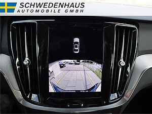 Volvo  B4 PLUS DARK