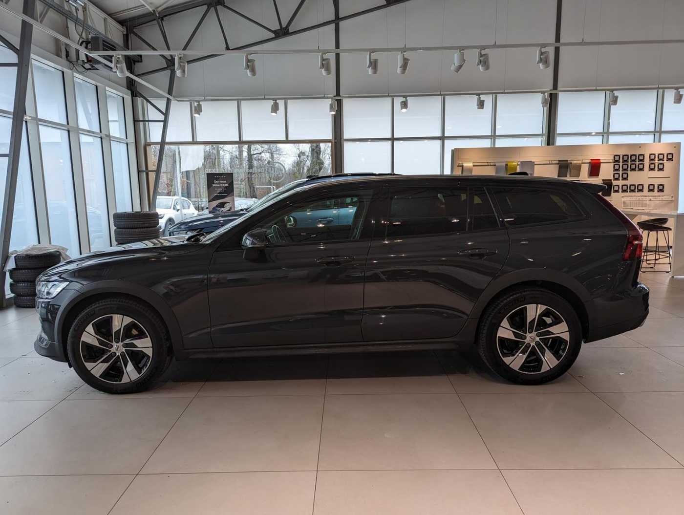 Volvo  D4 Cross Country Pro AWD #FSH