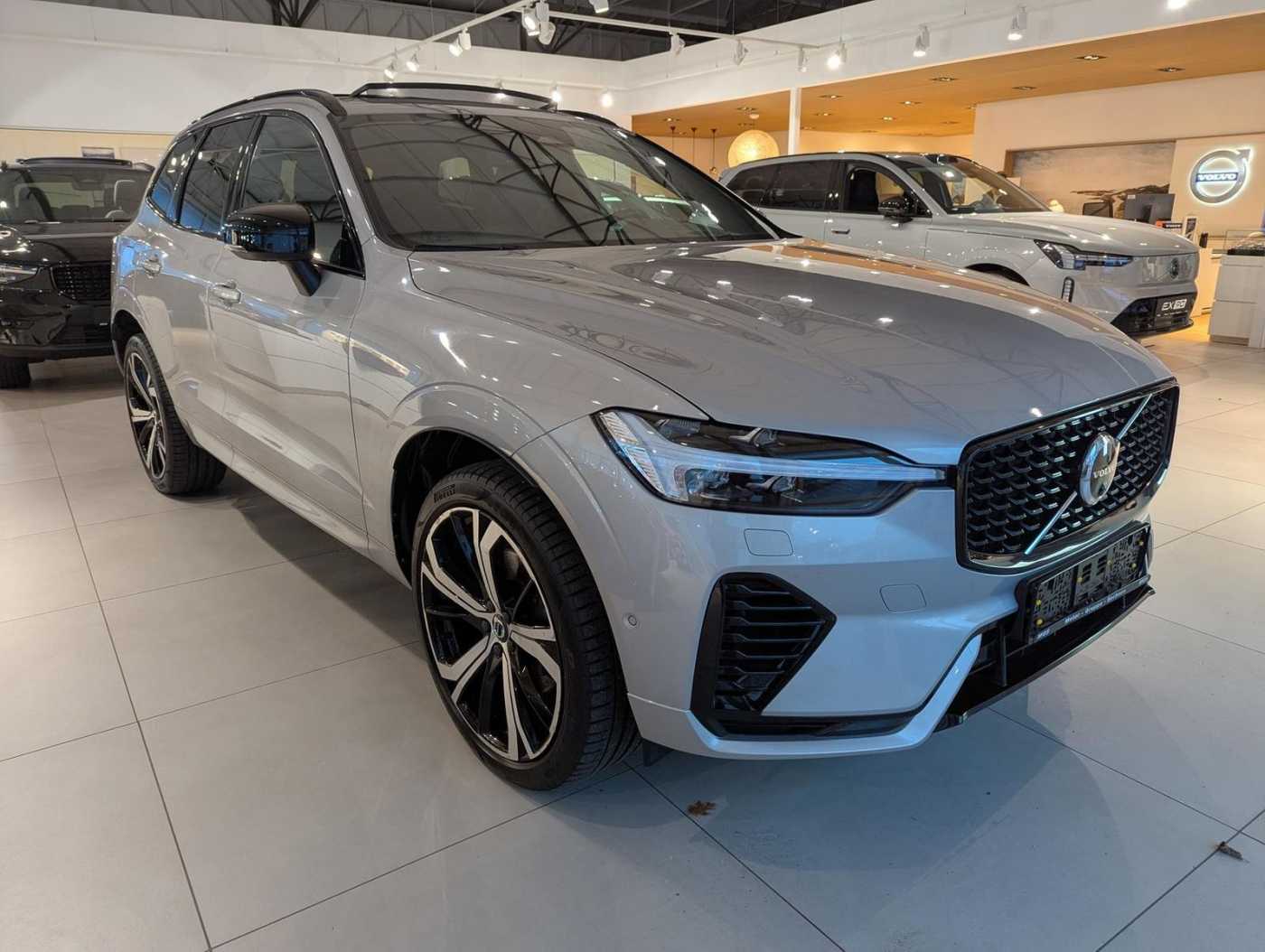 Volvo  T8 R Design Recharge Plug-In Hybrid AWD