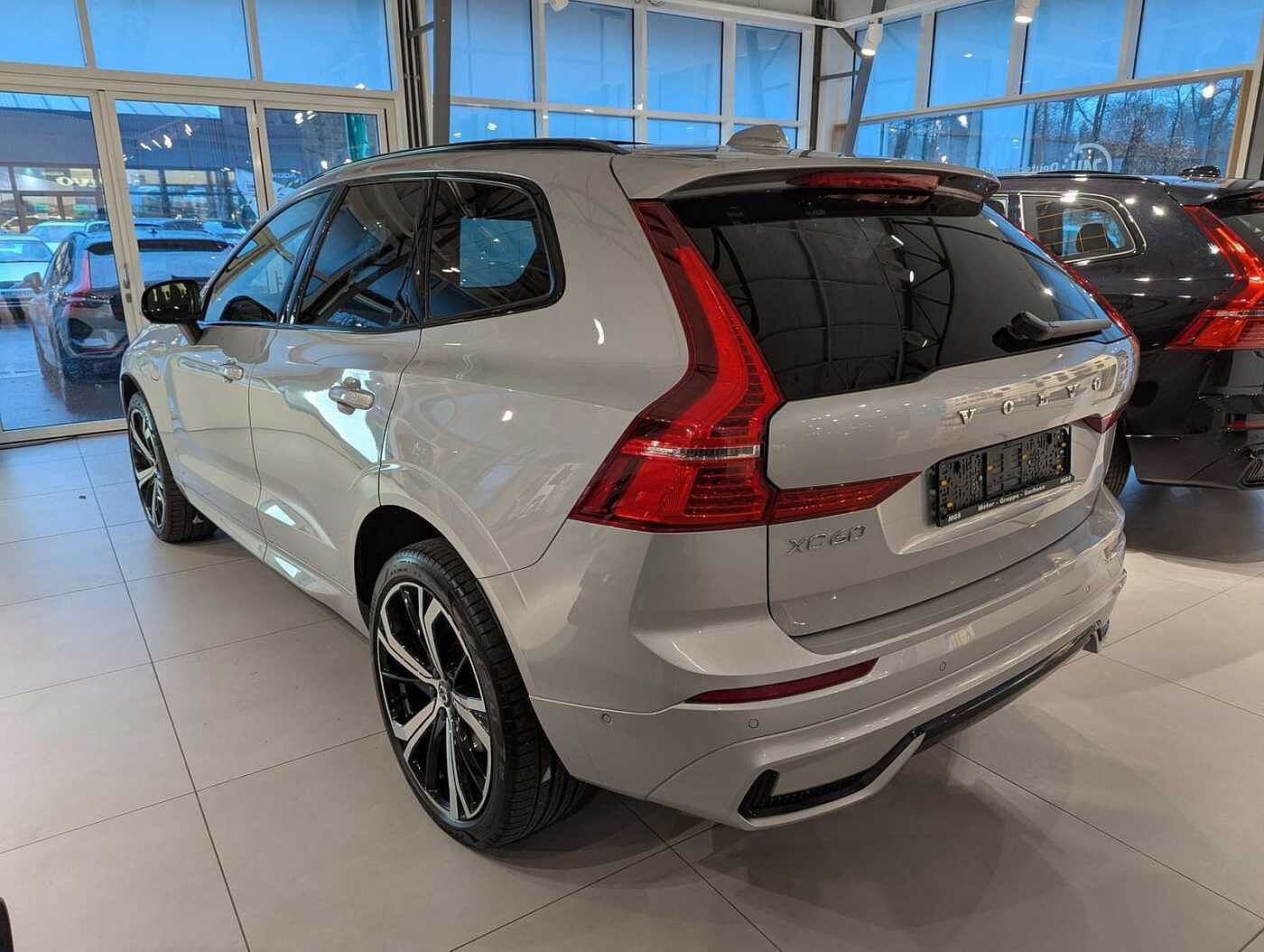 Volvo  T8 R Design Recharge Plug-In Hybrid AWD