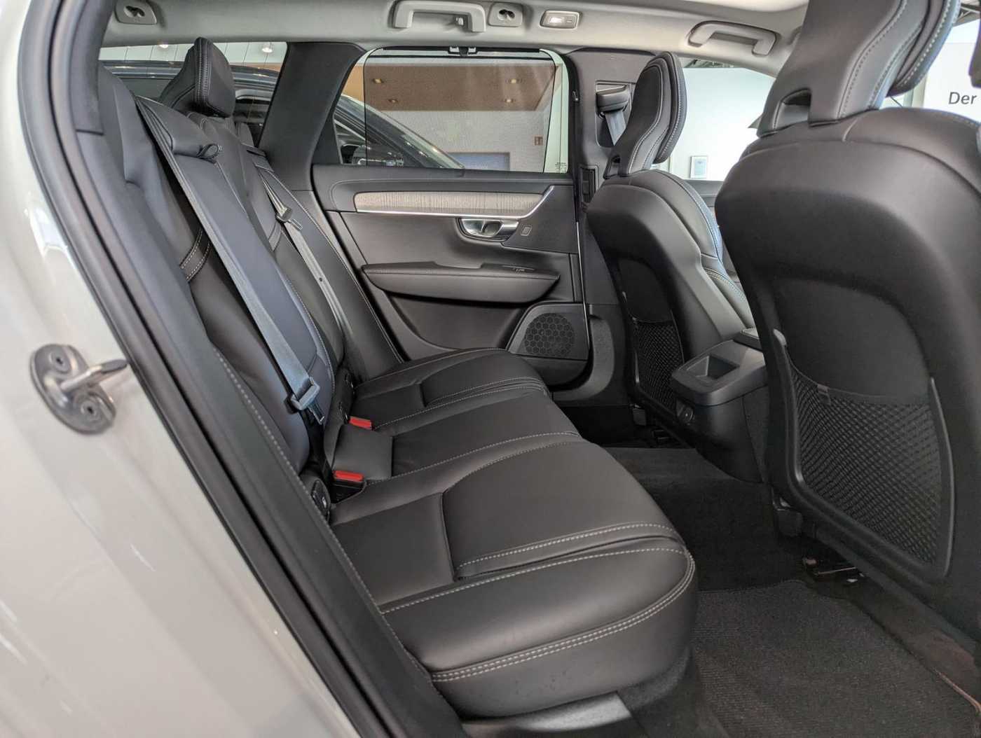 Volvo  B4 Mild-Hybrid Diesel AWD