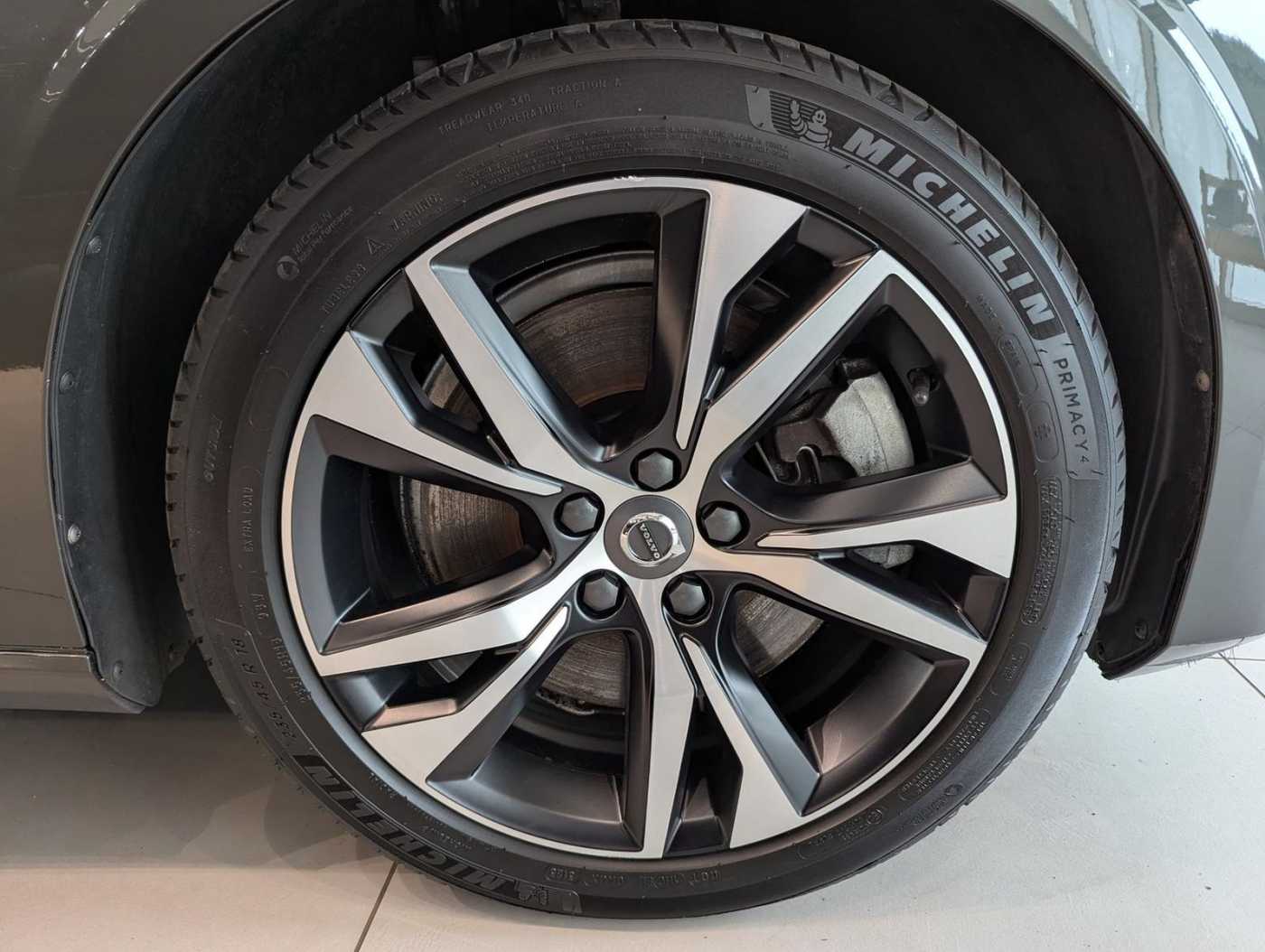 Volvo  T6 Plus Plug-In Hybrid AWD