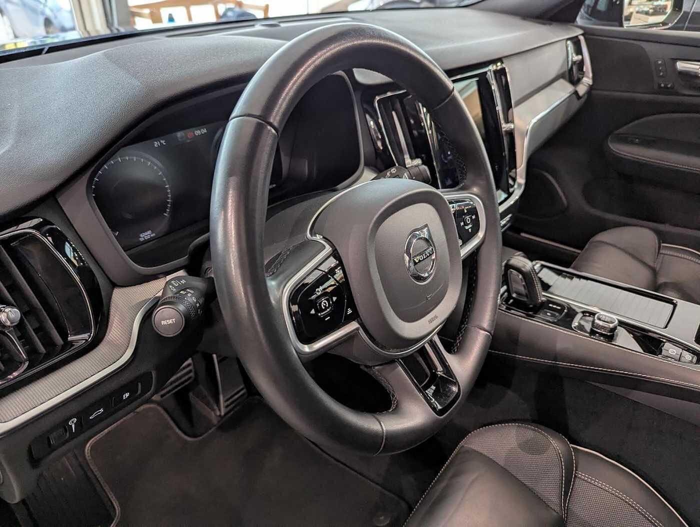 Volvo  T6 Plus Plug-In Hybrid AWD