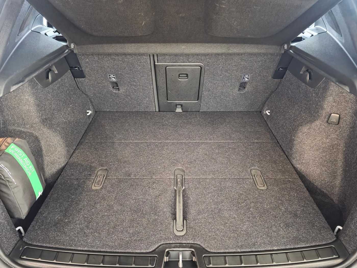 Volvo  B3 Mild-Hybrid Benzin Plus 2WD
