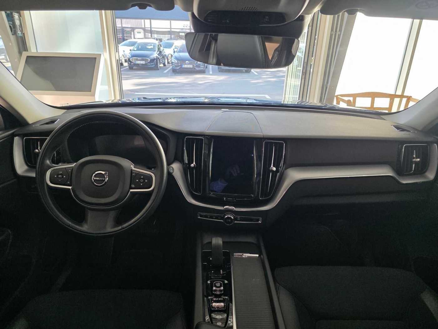 Volvo  B4 Mild-Hybrid Diesel Momentum Pro AWD