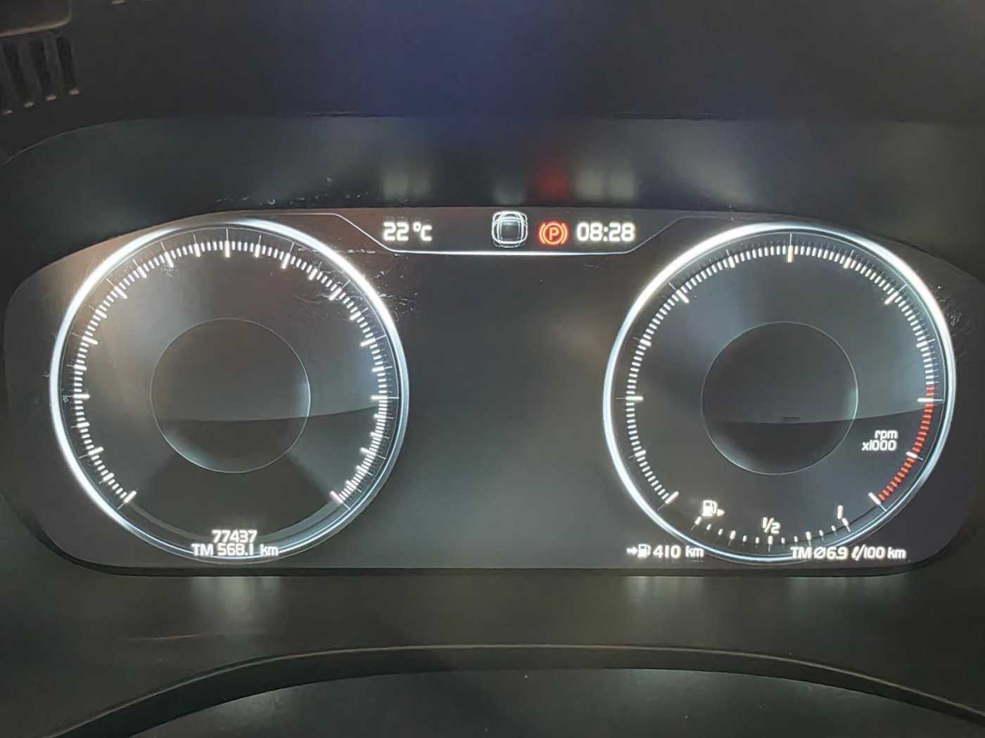 Volvo  B4 Mild-Hybrid Diesel Momentum Pro AWD