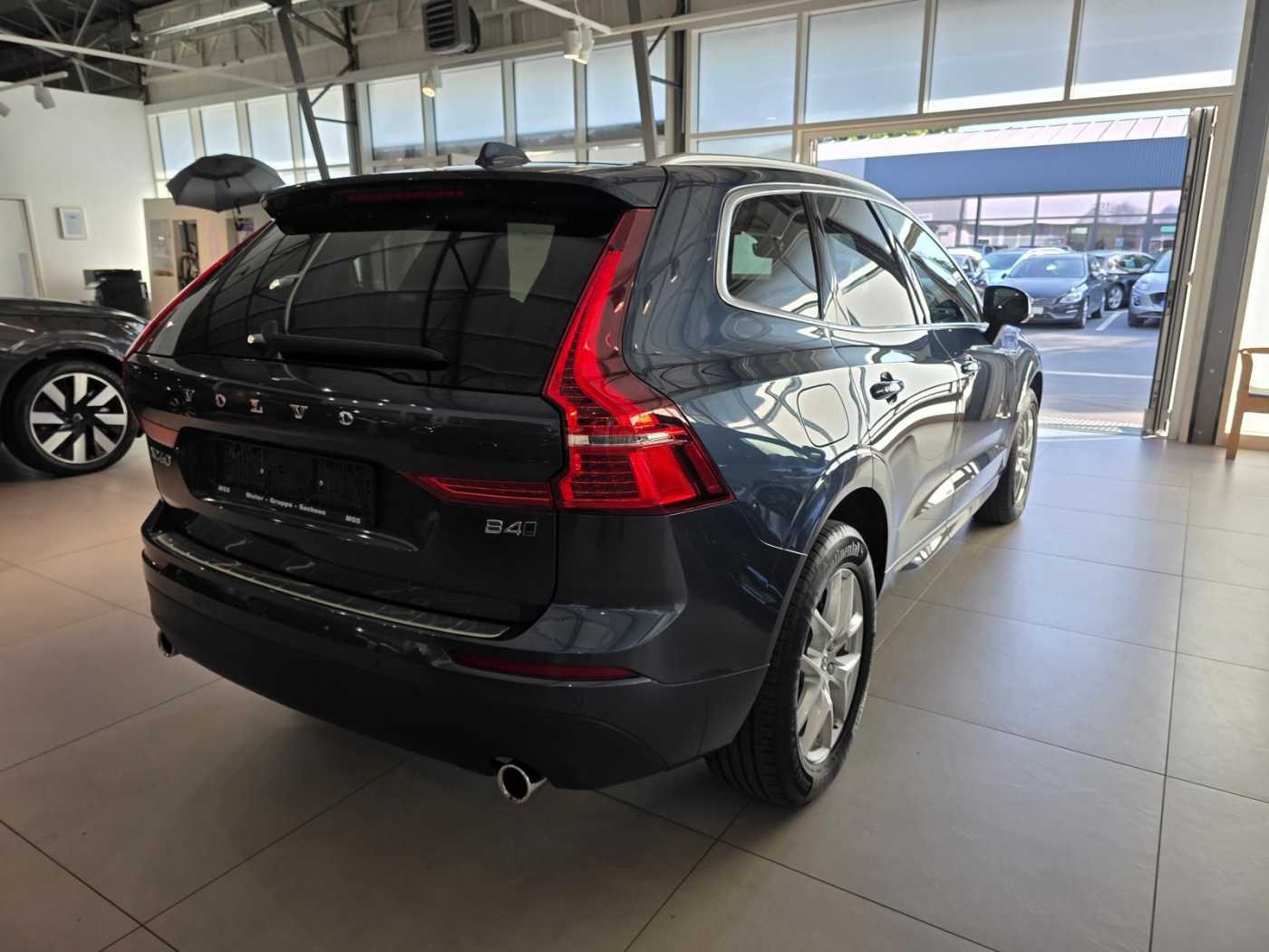 Volvo  B4 Mild-Hybrid Diesel Momentum Pro AWD