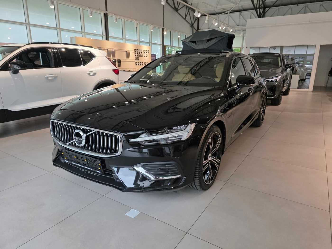 Volvo  Plus Bright Recharge Plug-In Hybrid AWD