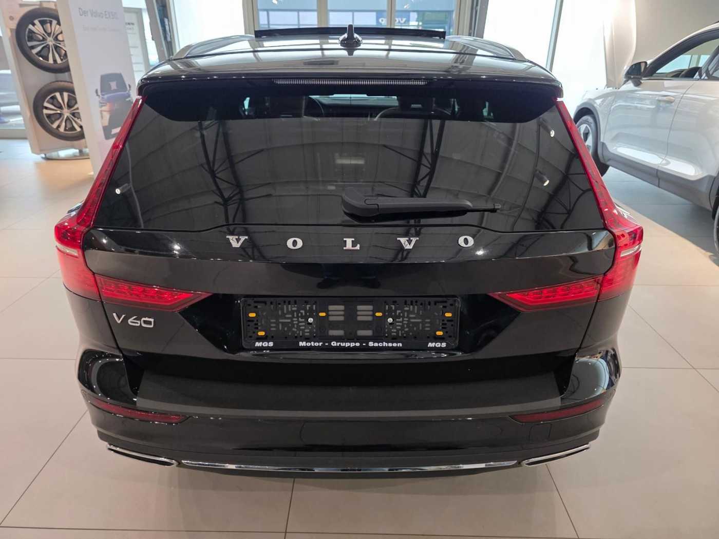 Volvo  Plus Bright Recharge Plug-In Hybrid AWD