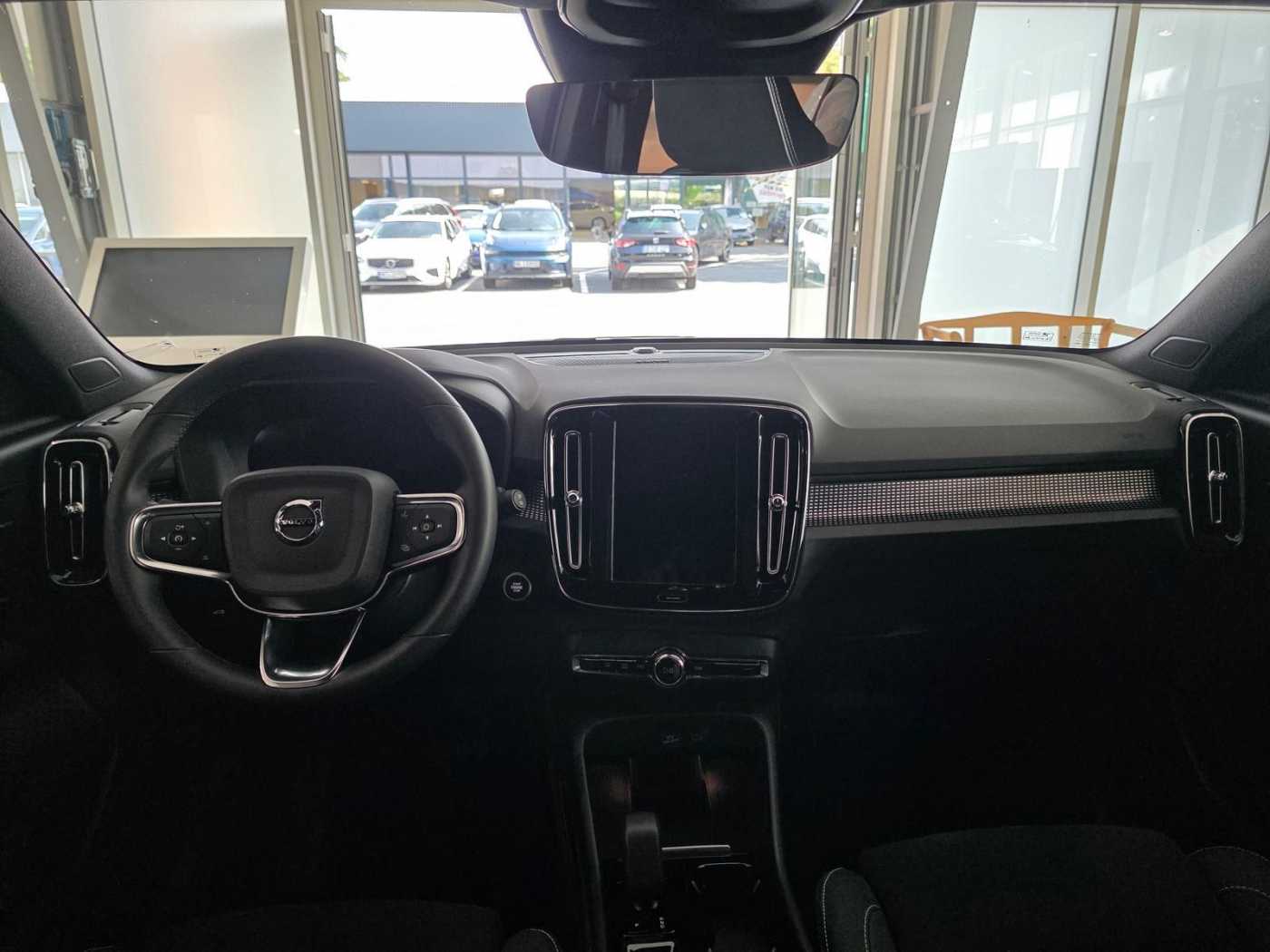 Volvo  B3 Mild-Hybrid Benzin Plus 2WD