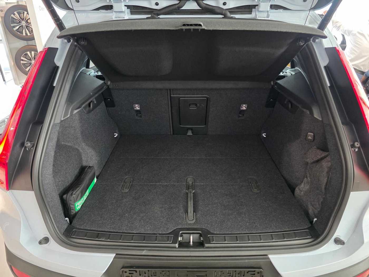 Volvo  B3 Mild-Hybrid Benzin Plus 2WD