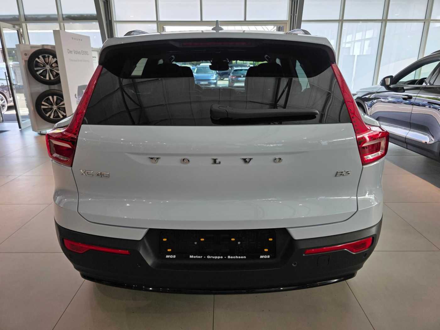 Volvo  B3 Mild-Hybrid Benzin Plus 2WD