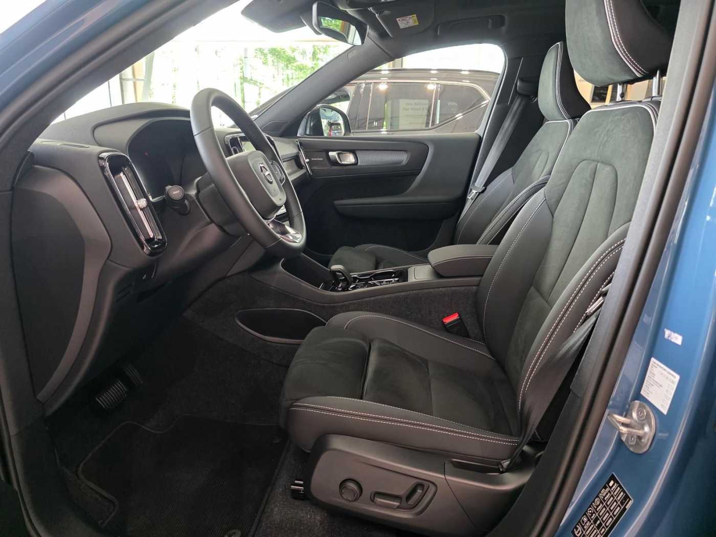Volvo  B4 Mild-Hybrid Benzin Ultra 2WD
