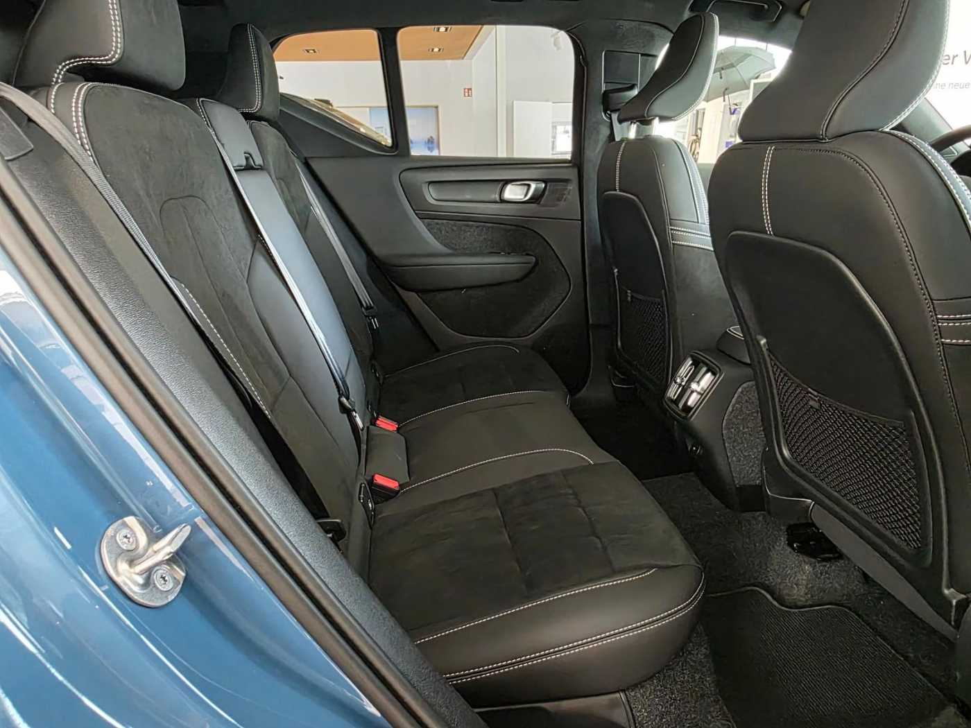 Volvo  B4 Mild-Hybrid Benzin Ultra 2WD
