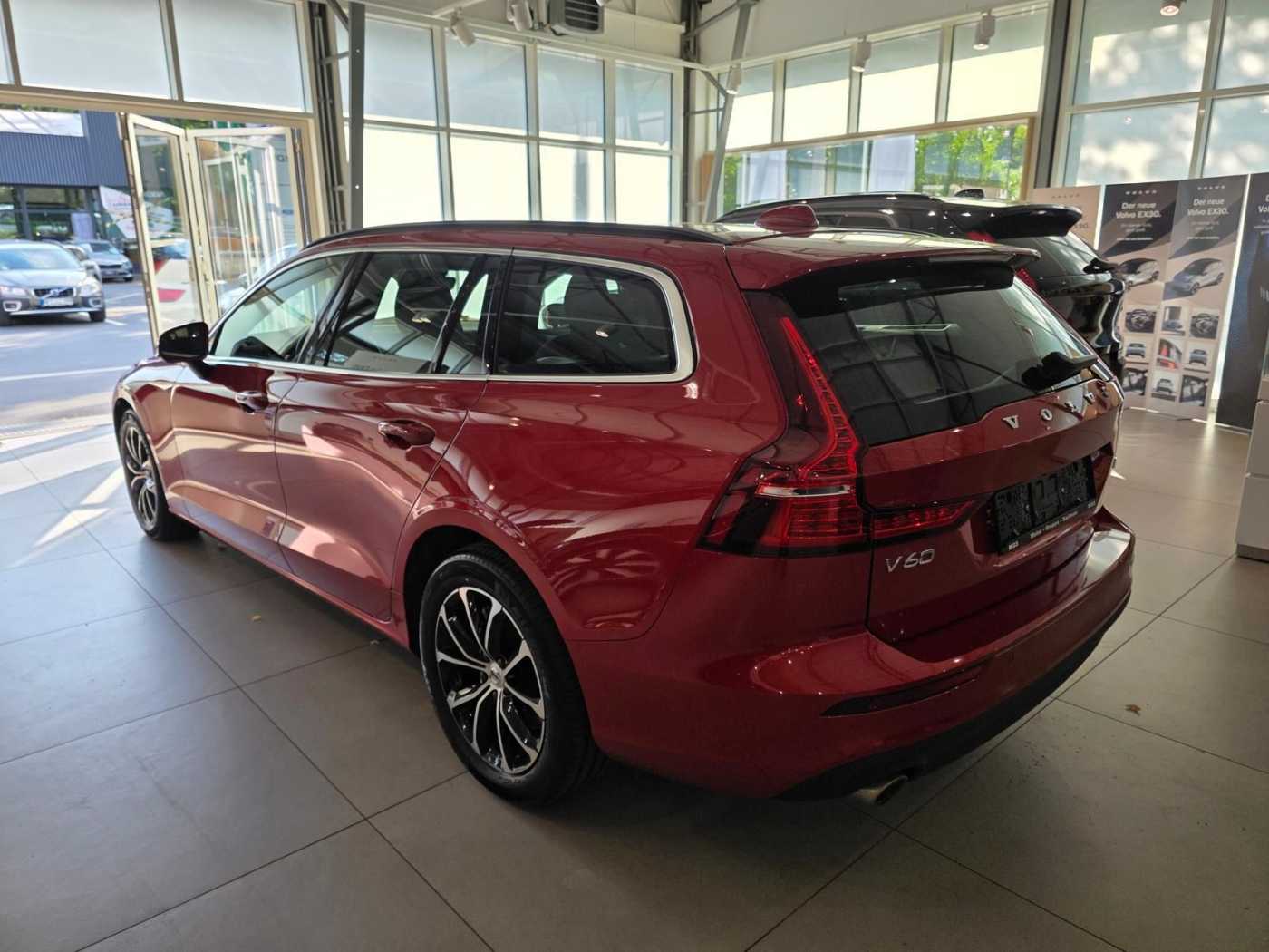 Volvo  2.0 Turbo Momentum Pro