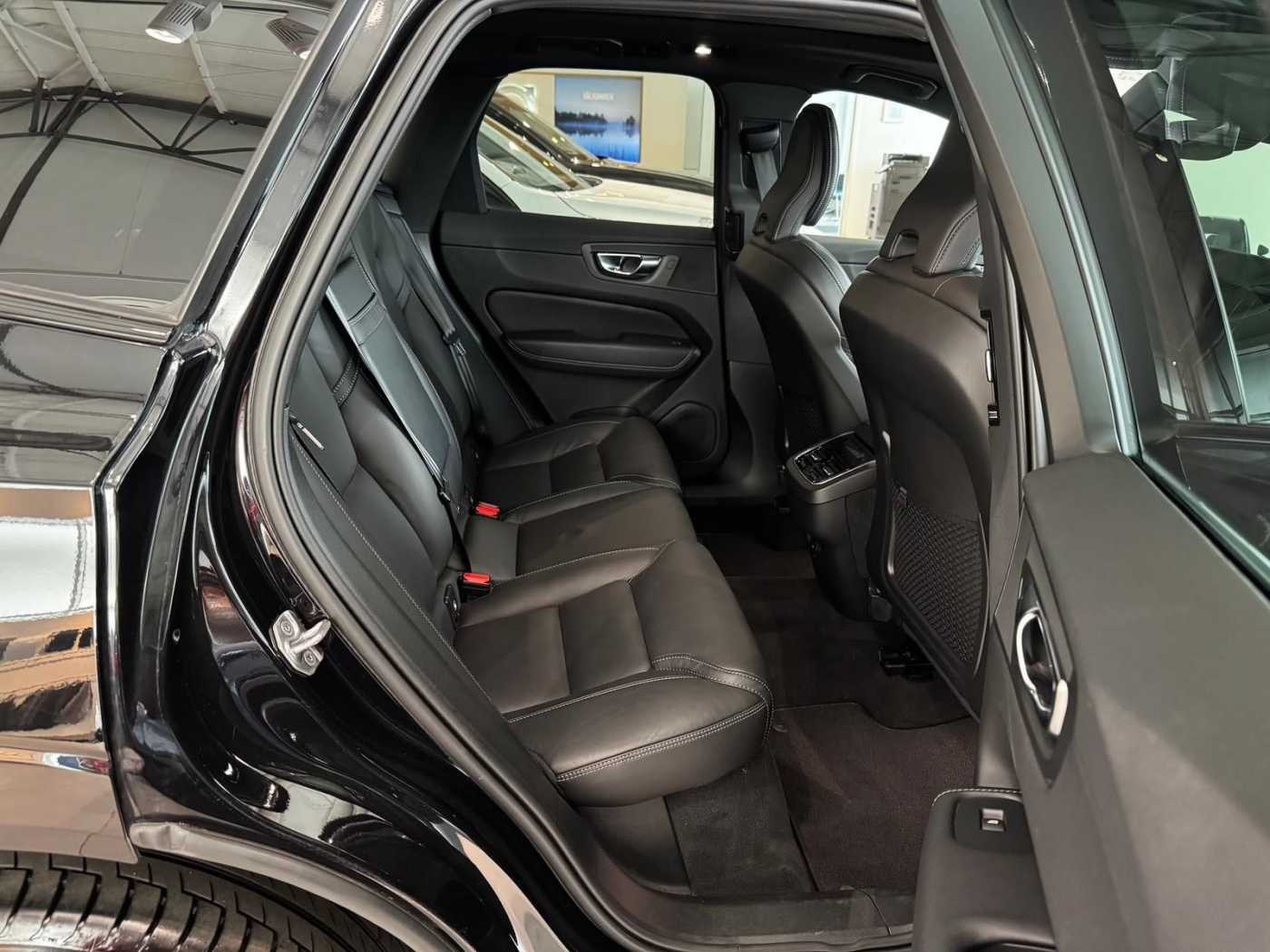 Volvo  B4 Mild-Hybrid Diesel AWD