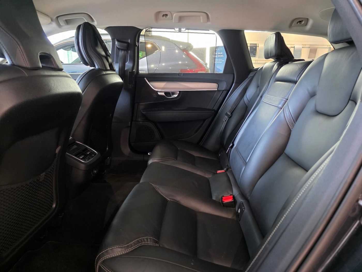 Volvo  D4 Diesel AWD