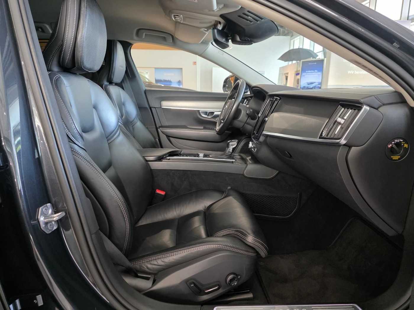 Volvo  D4 Diesel AWD