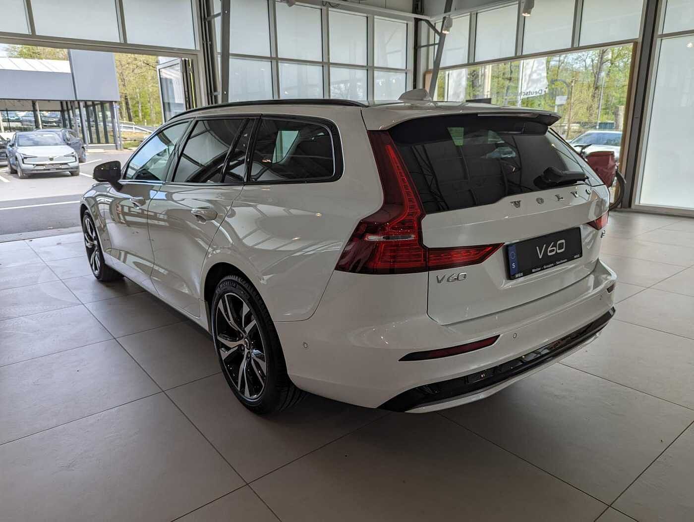 Volvo  B4 Plus Dark Mild-Hybrid