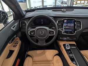 Volvo  Ultra Dark Recharge Plug-In Hybrid AWD