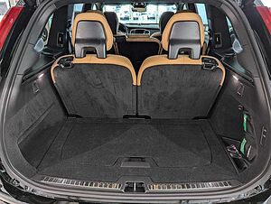 Volvo  Ultra Dark Recharge Plug-In Hybrid AWD