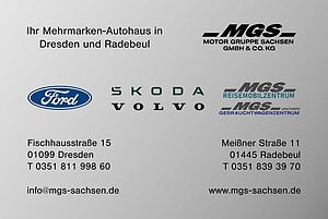 Volvo  Ultra Dark Recharge Plug-In Hybrid AWD