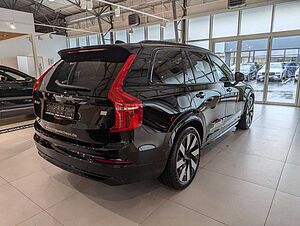 Volvo  Ultra Dark Recharge Plug-In Hybrid AWD