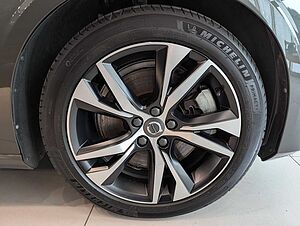 Volvo  T6 Plus Plug-In Hybrid AWD