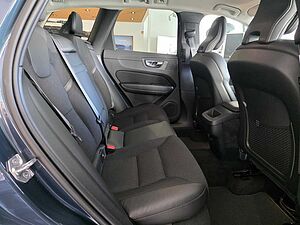 Volvo  B4 Mild-Hybrid Diesel Momentum Pro AWD