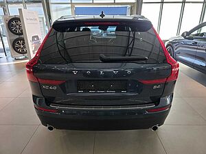 Volvo  B4 Mild-Hybrid Diesel Momentum Pro AWD