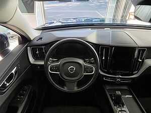 Volvo  B4 Mild-Hybrid Diesel Momentum Pro AWD