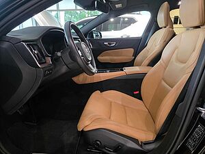Volvo  Plus Bright Recharge Plug-In Hybrid AWD