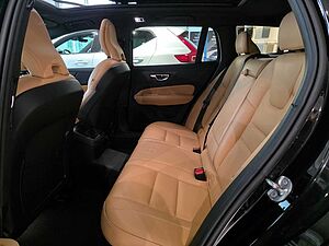 Volvo  Plus Bright Recharge Plug-In Hybrid AWD