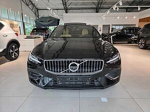 Volvo  Plus Bright Recharge Plug-In Hybrid AWD