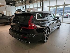 Volvo  Plus Bright Recharge Plug-In Hybrid AWD