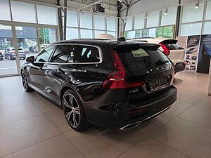 Volvo  Plus Bright Recharge Plug-In Hybrid AWD