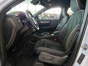 Volvo  B3 Mild-Hybrid Benzin Plus 2WD