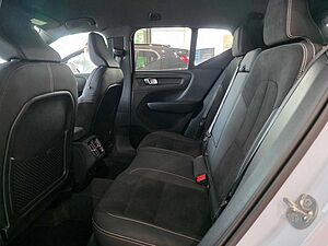Volvo  B3 Mild-Hybrid Benzin Plus 2WD