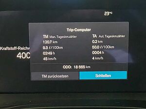 Volvo  B3 Mild-Hybrid Benzin Plus 2WD