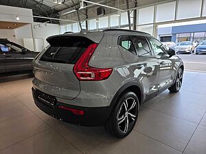 Volvo  B3 Mild-Hybrid Benzin Plus 2WD