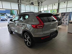 Volvo  B3 Mild-Hybrid Benzin Plus 2WD