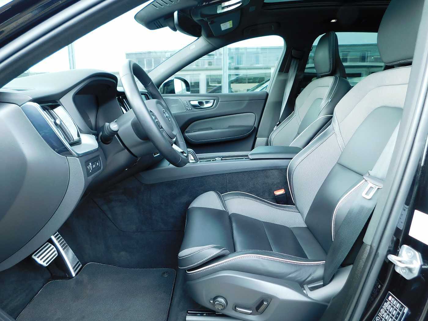 Volvo  T6 AWD Recharge R-Design 'Glasdach, AHK'